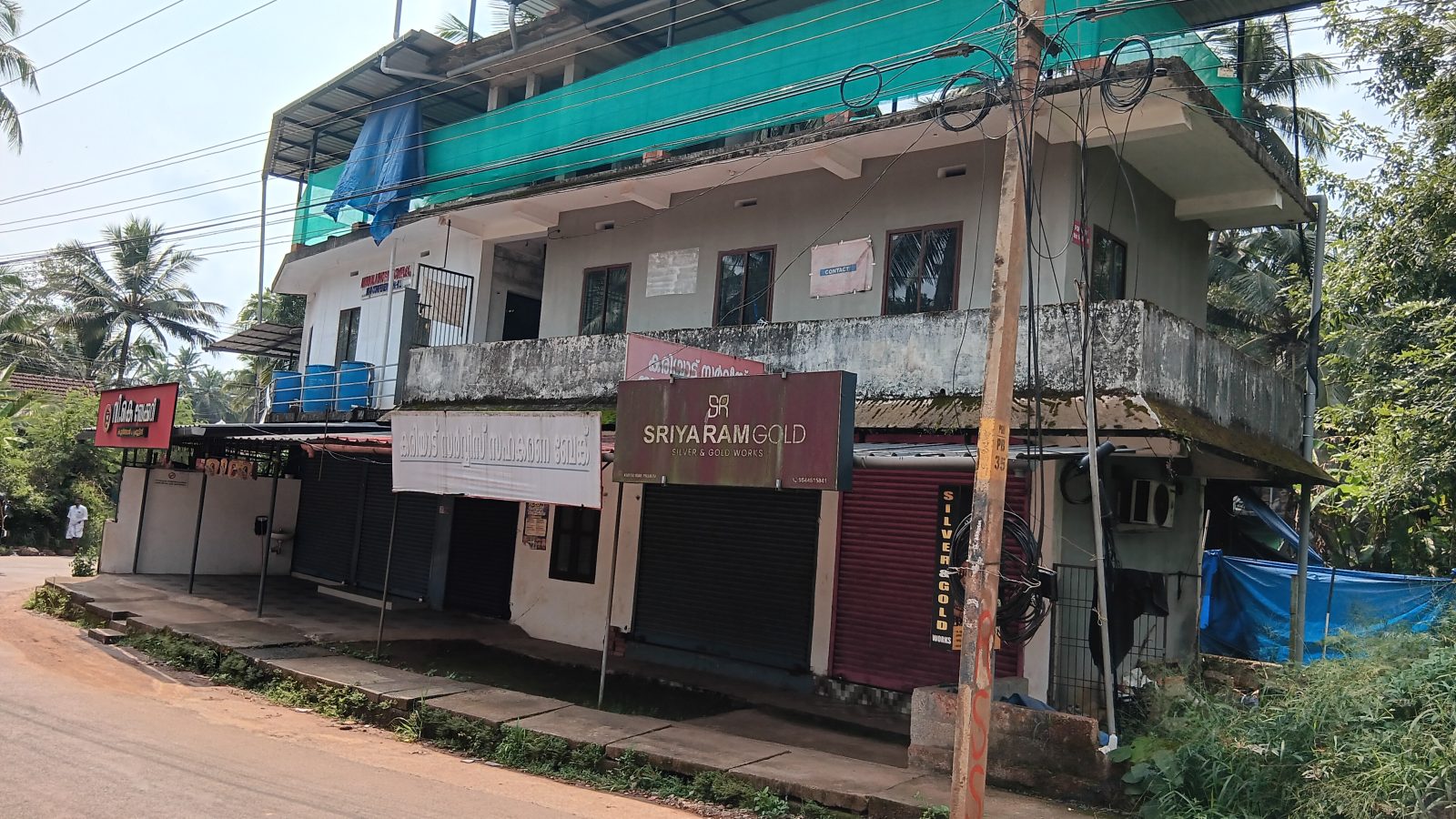 Commercial space for rent Shop/ Office space